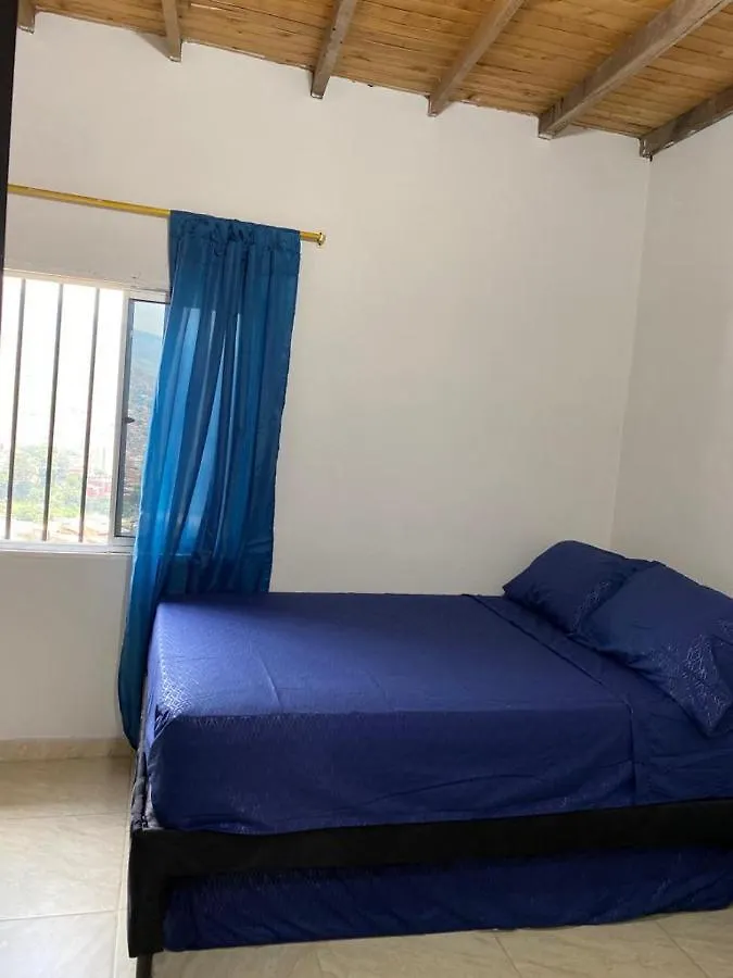 Tu Casa En La Comuna 13 Medellín 0*,  Colombia